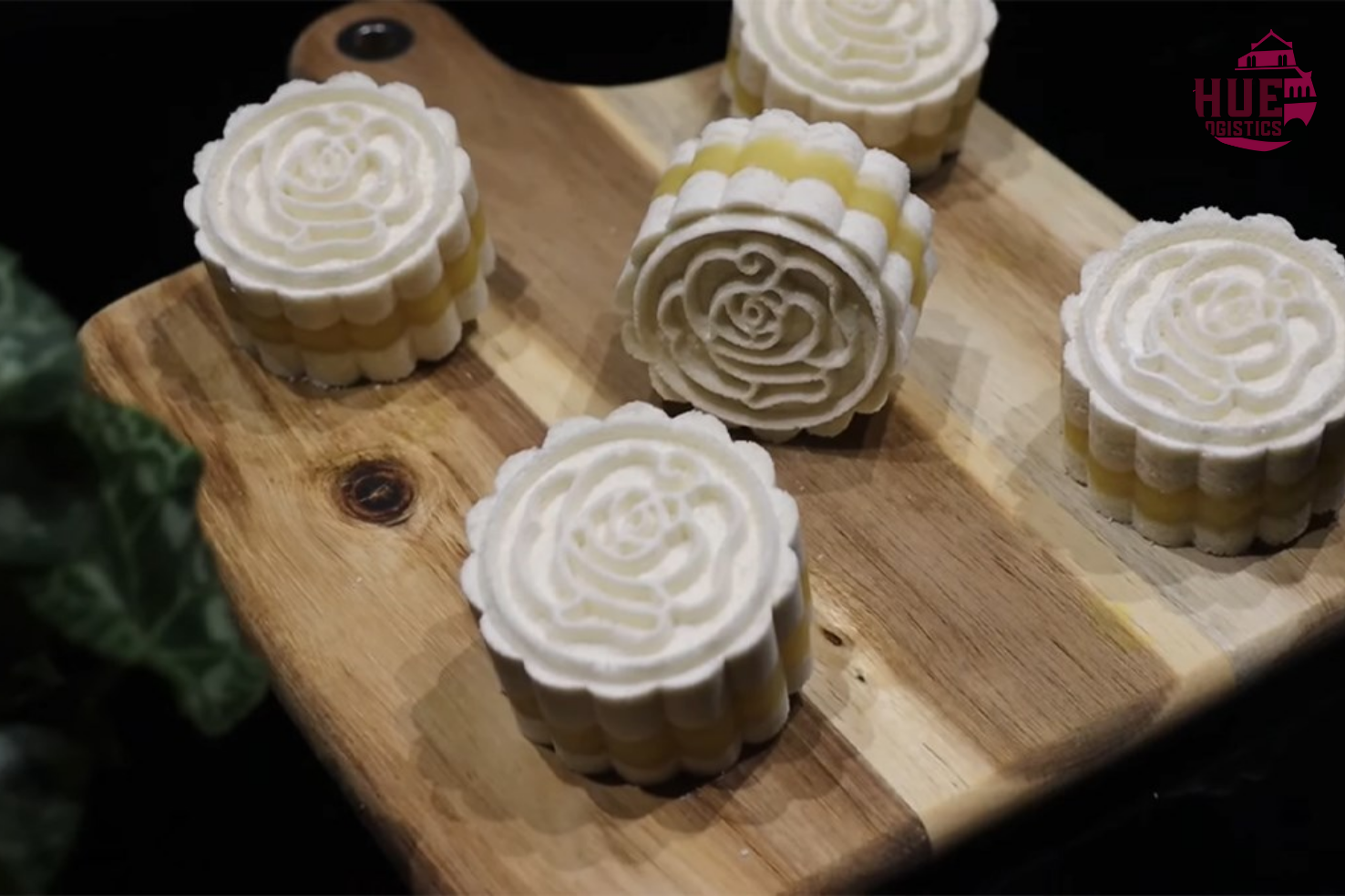 Dịch vụ gửi tặng bánh in đi Mỹ cho gia đình, bạn bè