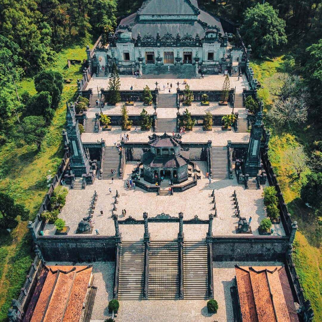 Lăng Khải Định - địa điểm du lịch Huế kiến trúc độc đáo Lăng Khải Định - địa điểm du lịch Huế kiến trúc độc đáo