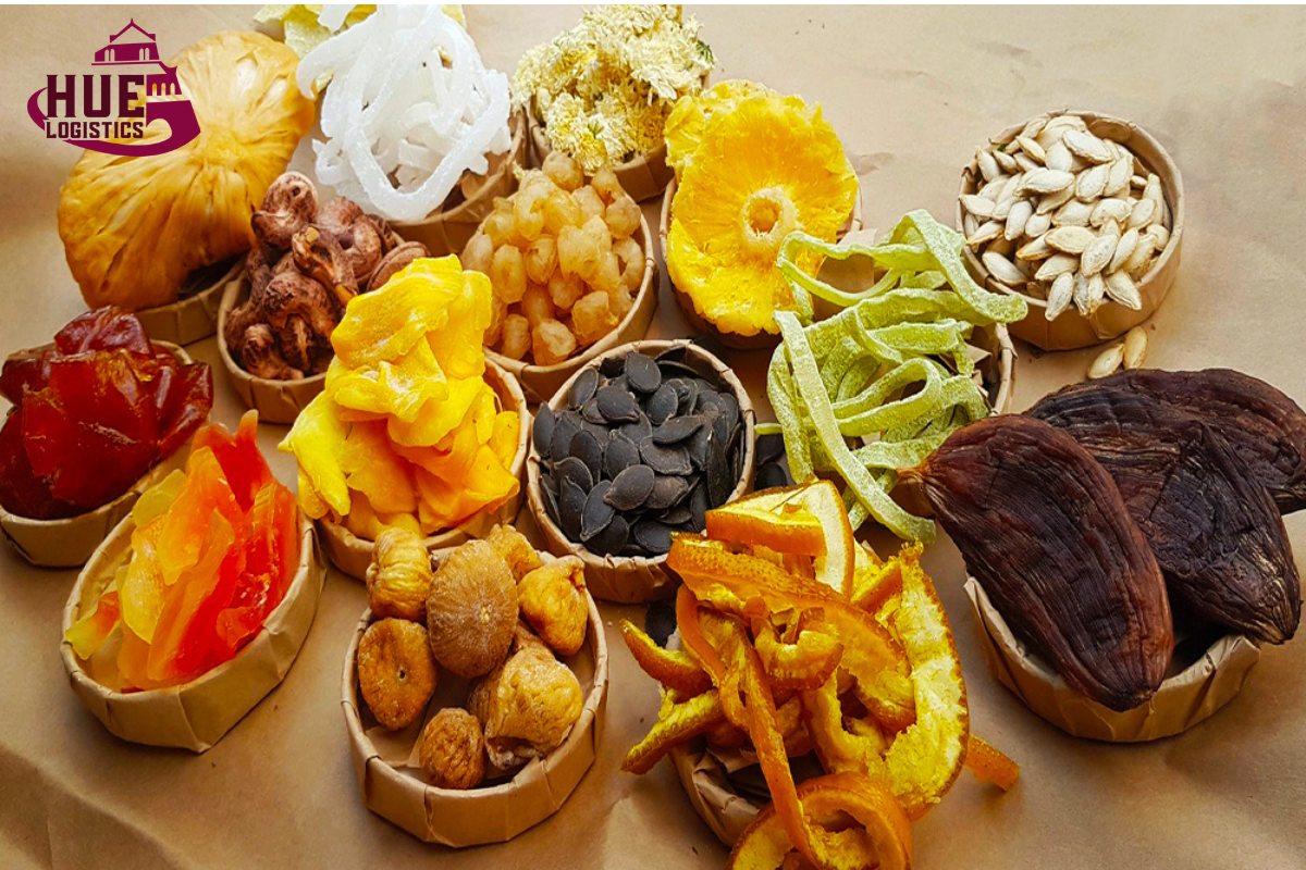 Vận chuyển bánh mứt về quê: Nét đẹp Tết Việt qua từng hộp quà