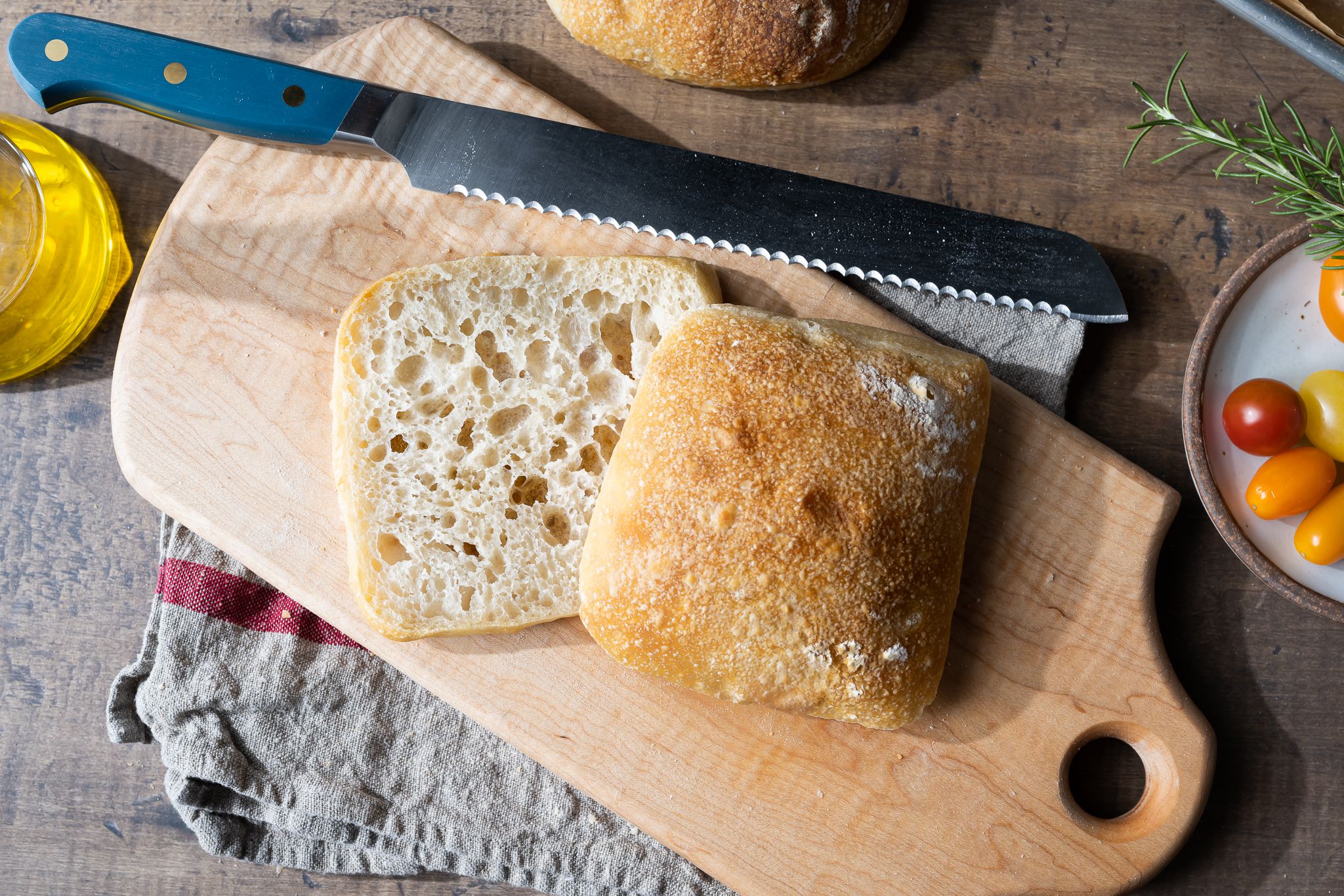 Vận Chuyển Bánh Ciabatta Từ Huế Vào Cần Thơ Giao Nhanh