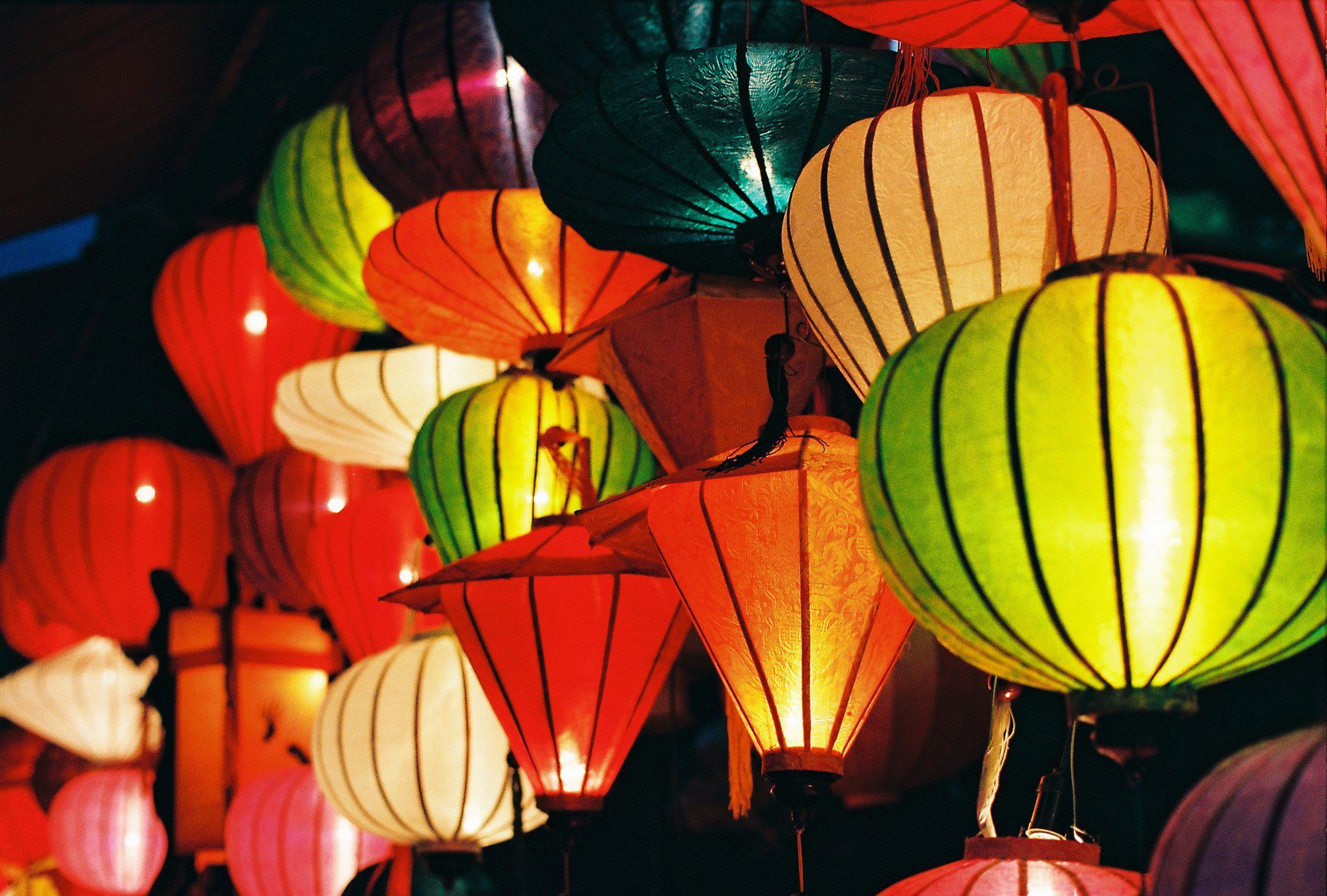 Gửi Đèn Lồng Hội An Từ Đà Nẵng Đi Nhật – Làm Sao Để Khung Đèn Không Bị Gãy? Gửi Đèn Lồng Hội An Từ Đà Nẵng Đi Nhật – Làm Sao Để Khung Đèn Không Bị Gãy?