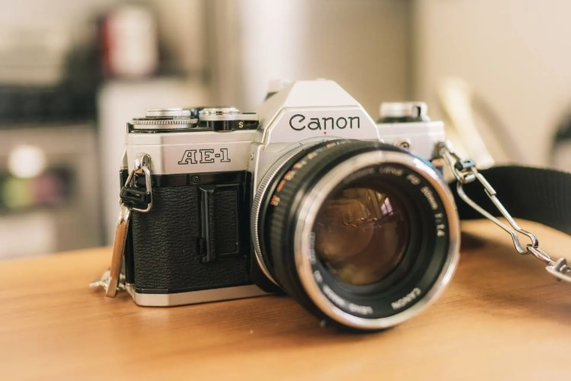 Gửi Máy Ảnh Film Từ Hà Nội Đi Đà Nẵng: Làm Sao Để Không Ảnh Hưởng Cuộn Film? Gửi Máy Ảnh Film Từ Hà Nội Đi Đà Nẵng: Làm Sao Để Không Ảnh Hưởng Cuộn Film?
