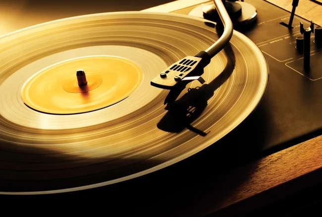 Gửi Đĩa Than Vinyl Từ Hà Nội Đi HCM – Đóng Gói Thế Nào Để Không Bị Cong? Gửi Đĩa Than Vinyl Từ Hà Nội Đi HCM – Đóng Gói Thế Nào Để Không Bị Cong?